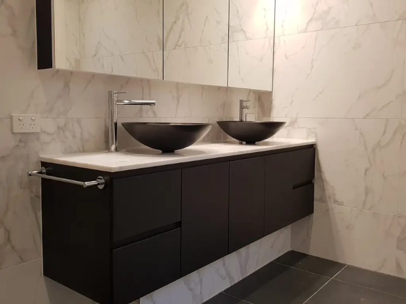 Mass construction project of sophistication of the marble-clad bathroom in Caulfield North.